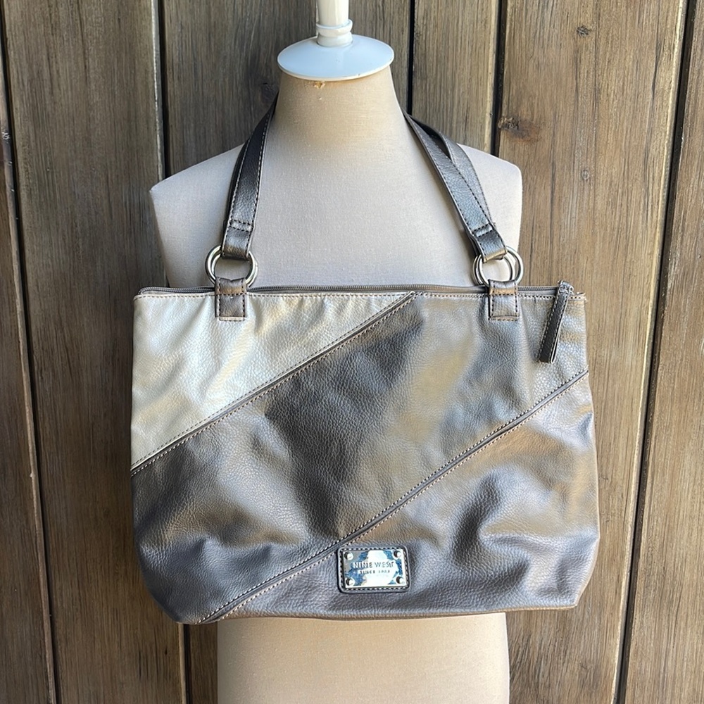 Nine West Purse with zip closure and shoulder straps